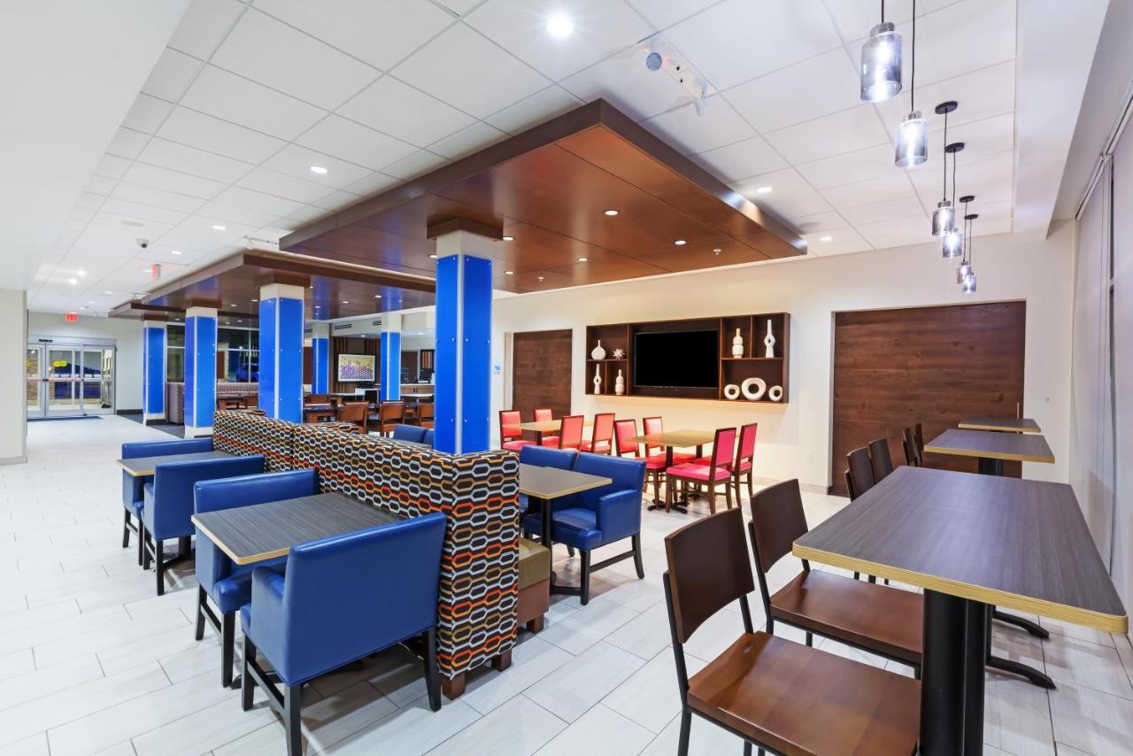 Holiday Inn Express & Suites Tulsa South - Woodland Hills By Ihg Exterior foto