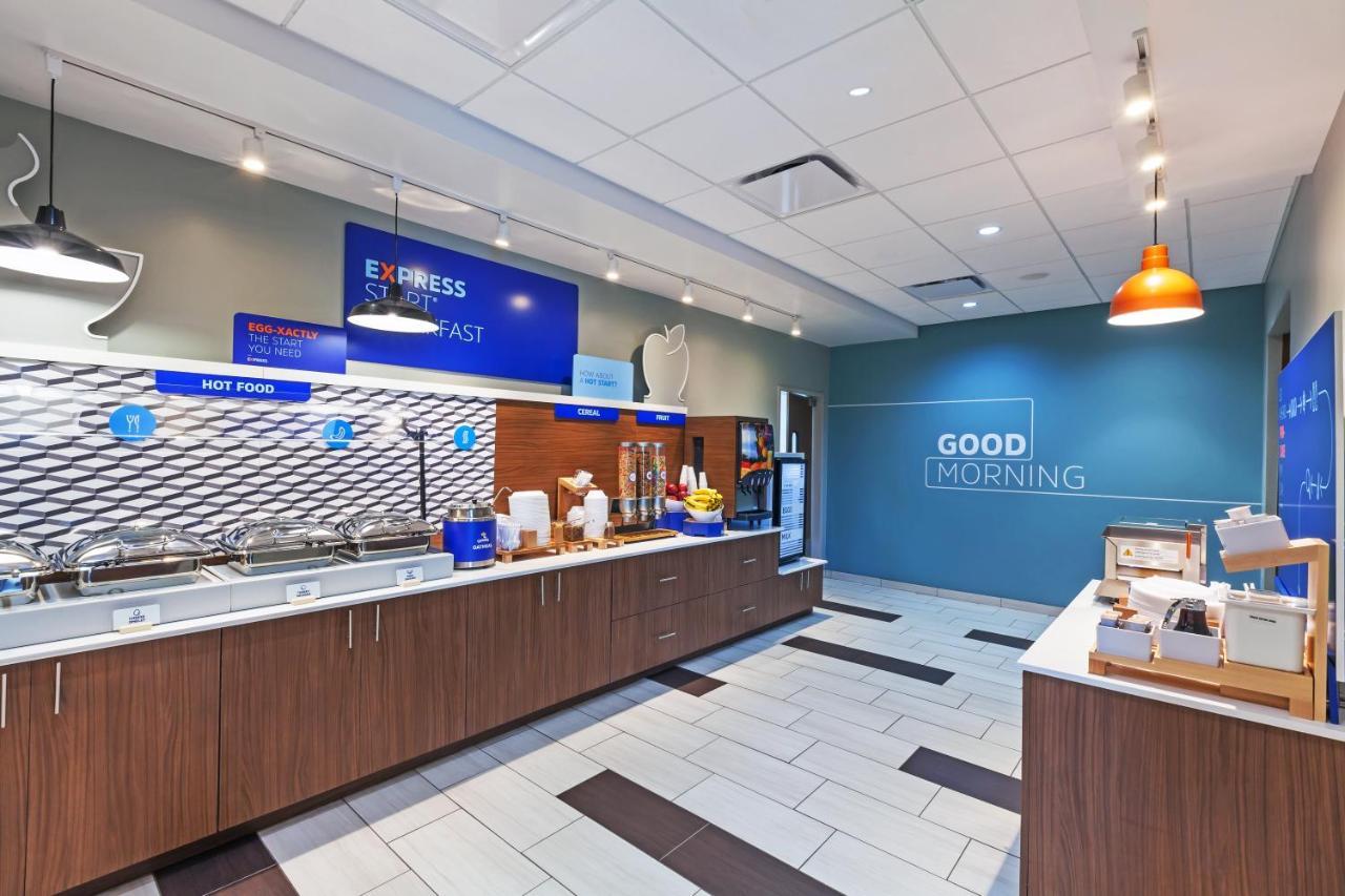 Holiday Inn Express & Suites Tulsa South - Woodland Hills By Ihg Exterior foto